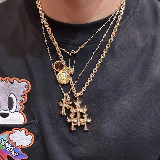 Colar Chrome Hearts Triple Cross Pavé Tono Dourado 2