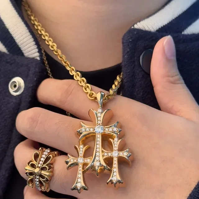 Colar Chrome Hearts Triple Cross Pavé Tono Dourado 3