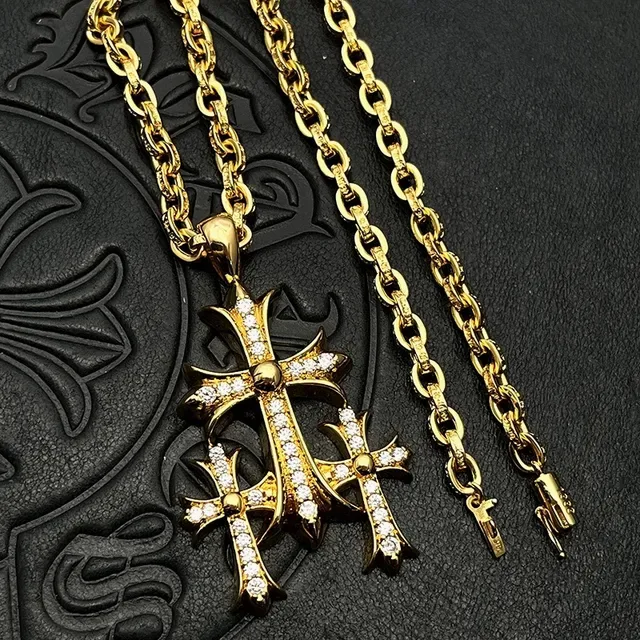 Colar Chrome Hearts Triple Cross Pavé Tono Dourado 6