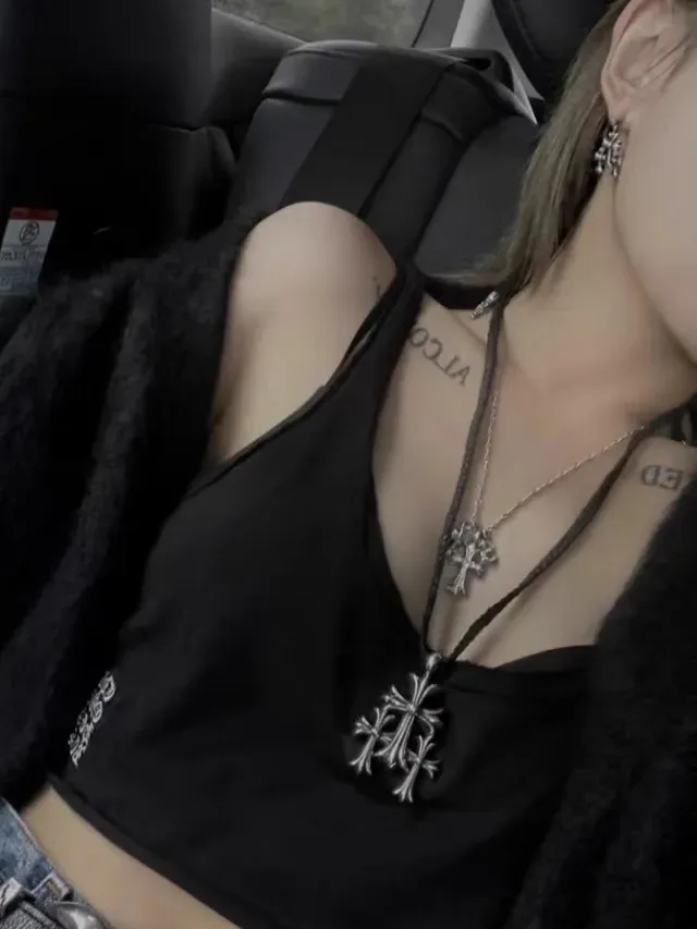 Chrome Hearts Triple Cross रिवेटेड चांदी का हार 2
