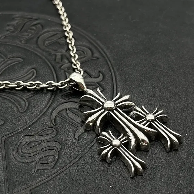 Chrome Hearts Triple Cross रिवेटेड चांदी का हार 5
