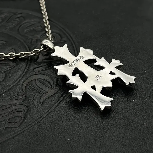 Chrome Hearts Triple Cross रिवेटेड चांदी का हार 7