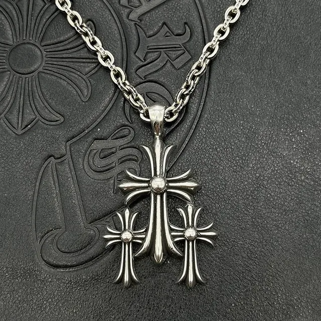 Chrome Hearts Triple Cross रिवेटेड चांदी का हार 8