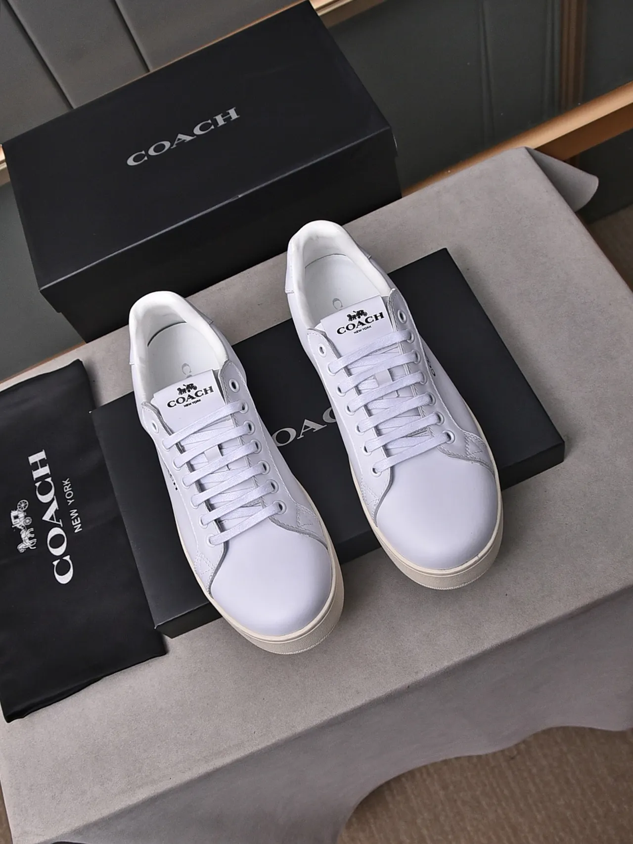 Coach Blanco Beige Cuero Liso Superior Marca Minimalista Estilo de Vida Sneakers 2
