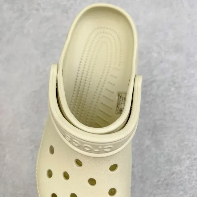Crocs Classic Clog 米色 模塑泡沫凉鞋 6
