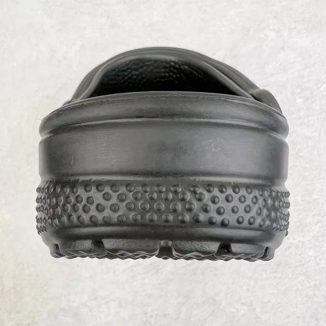Crocs كلاسيك كلوغ أسود فوم مبلور كلوغ 8