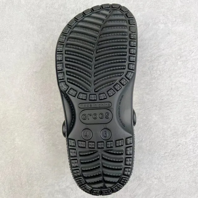 Crocs كلاسيك كلوغ أسود فوم مبلور كلوغ 9