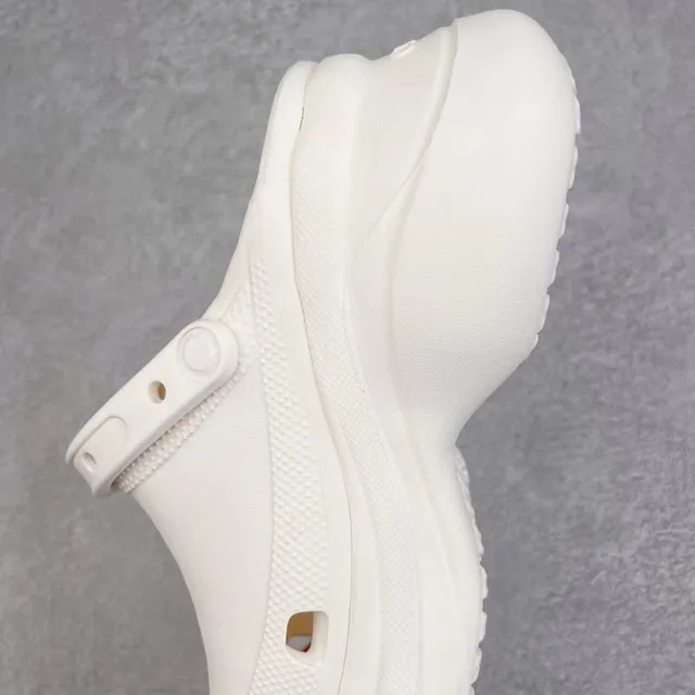 Crocs Classic Clog সাদা প্ল্যাটফর্ম 4