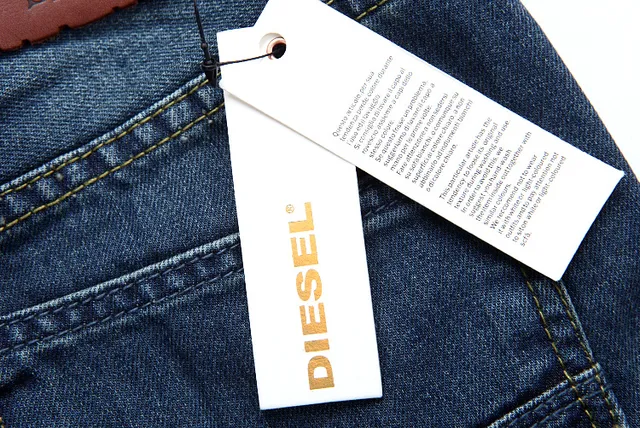 Diesel खुरदुरा पेंट-स्प्लैटर डेनिम शॉर्ट्स 15