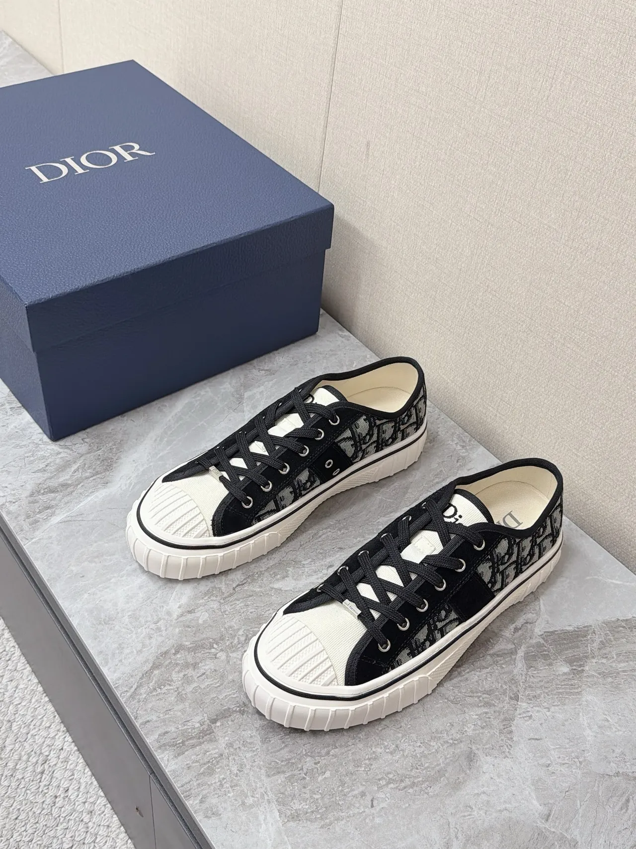 Dior B23 Monogramme Toile Noir Blanc Chaussures Lifestyle 5
