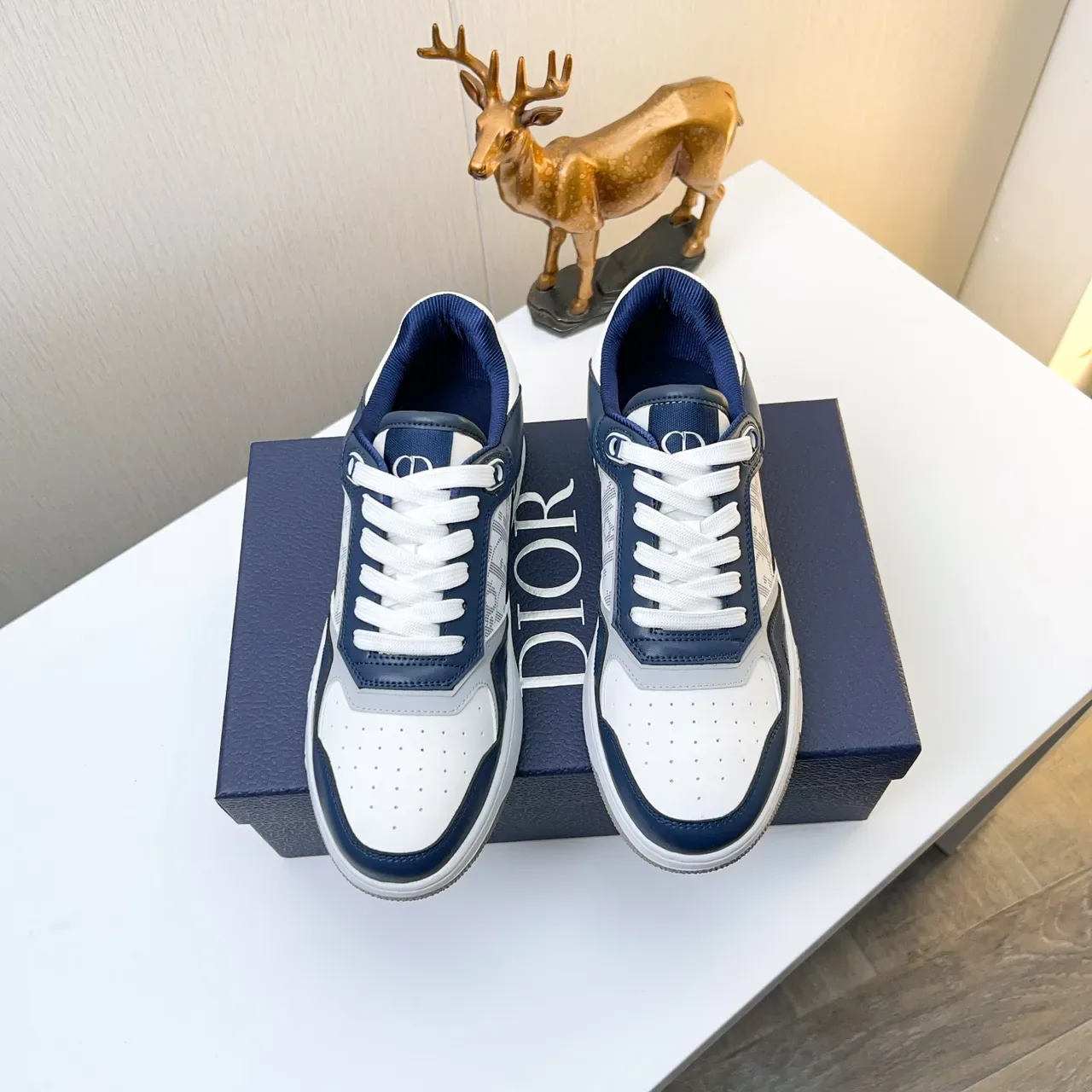 Dior B23 Navy and White Oblique Monogram Lifestyle Sneakers 3
