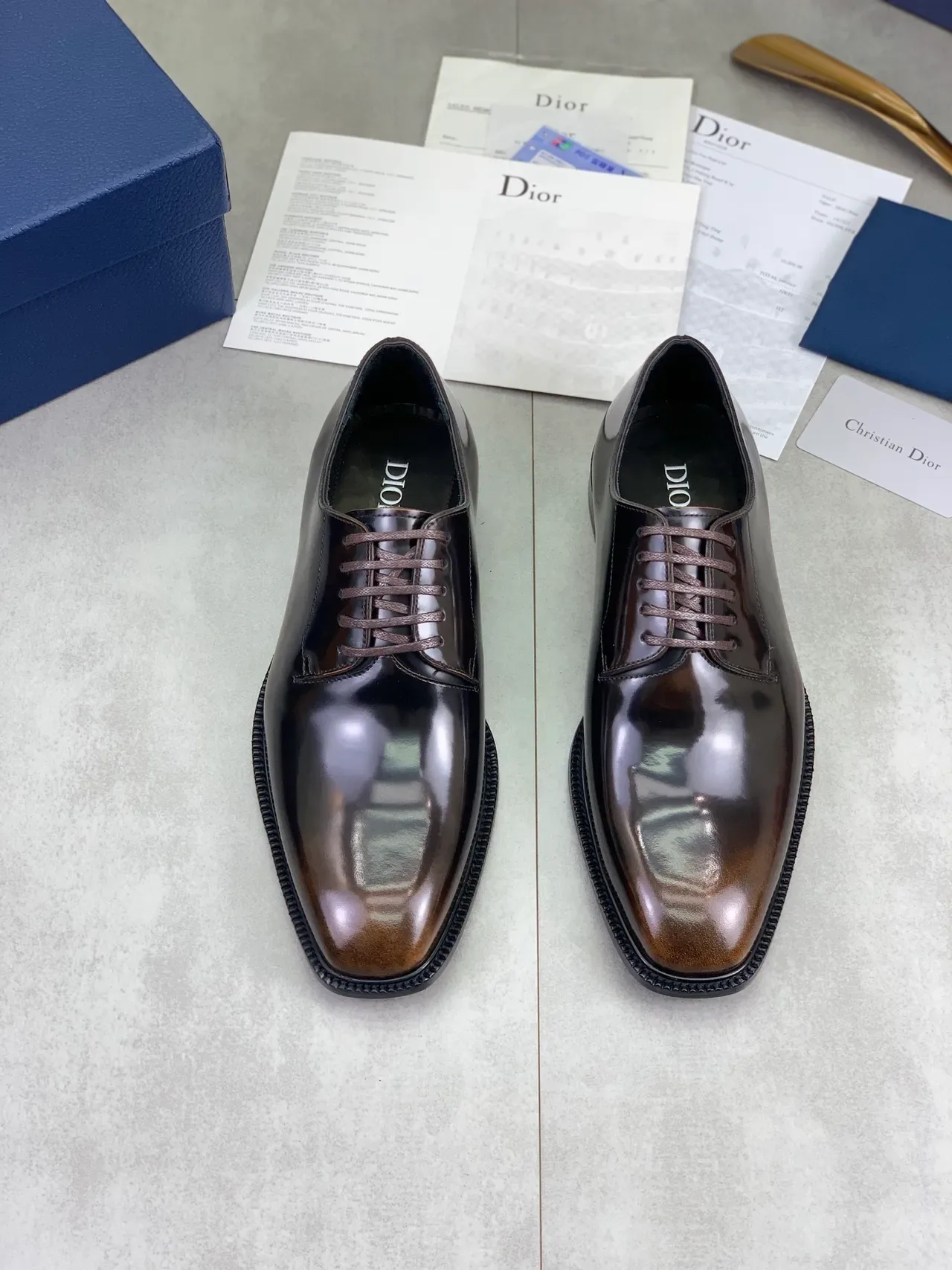 Dior B27 বাদামী হাই-গ্লস প্যাটেন্ট লেদার ক্যাপ-টো অক্সফোর্ড শু 5