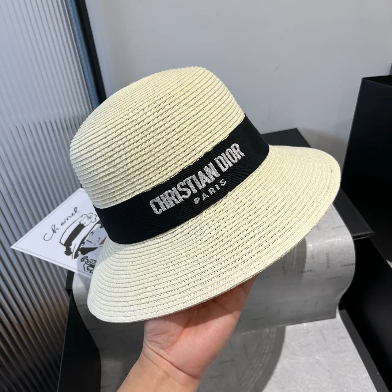 Dior Beige y Negro Tejido Textura Paja Estructurado Corona Acanalada Fedora 6
