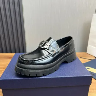 Dior Mocasin Noir Cuir Verni Semelle Épaisse à Crampons