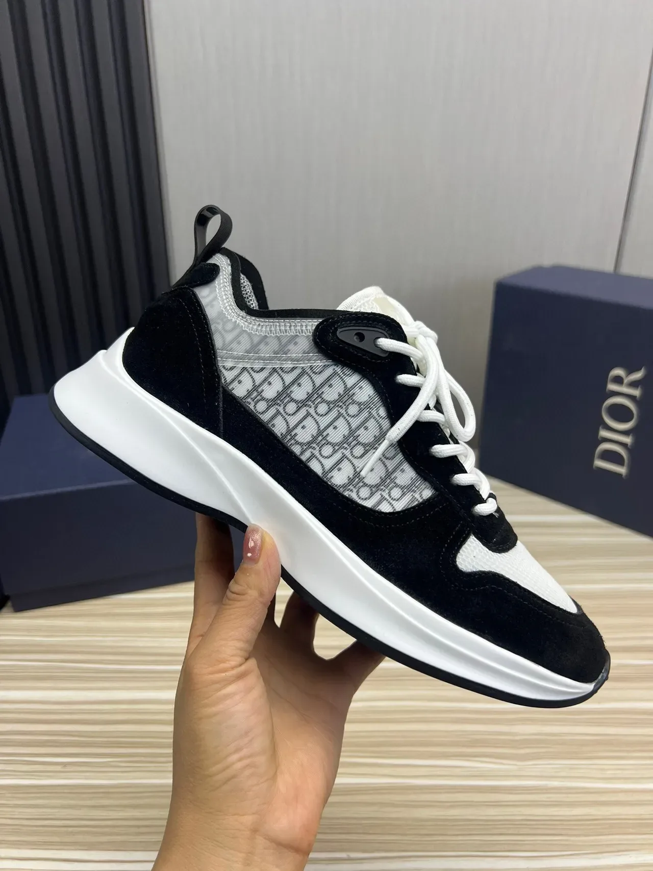 Dior حذاء رياضي أسلوب حياة أسود أبيض كعب منصة سميك لوح جانبي شبكي ممونوغرام 6