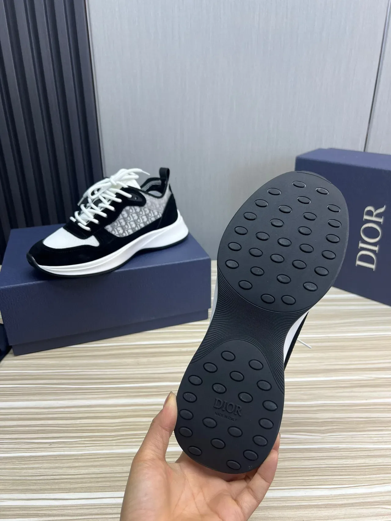 Dior حذاء رياضي أسلوب حياة أسود أبيض كعب منصة سميك لوح جانبي شبكي ممونوغرام 8