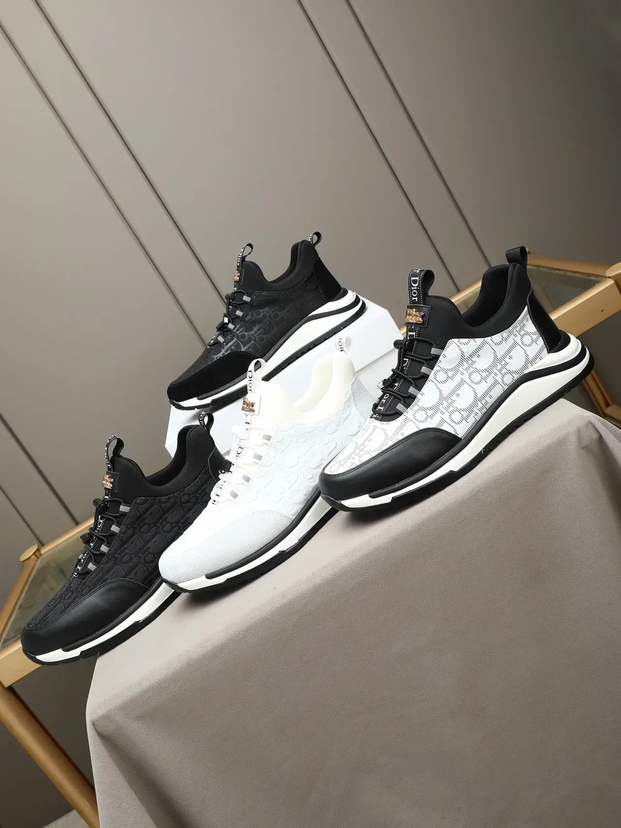 Dior 黑白 Oblique Jacquard 皮革鞋头休闲运动鞋 2