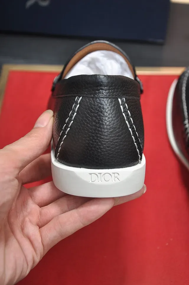 Dior لوسفر جلد أسود أبيض بيبلد سول كونتراست 2
