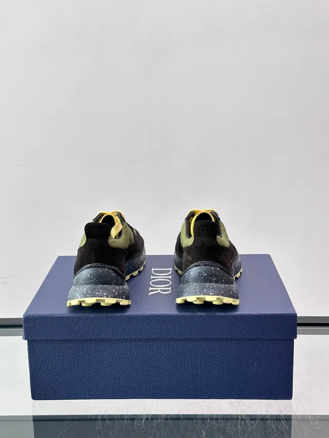 Dior بني أصفر Layered Suede And Nylon Upper Speckled Foam Midsole Chunky Sneakers 3