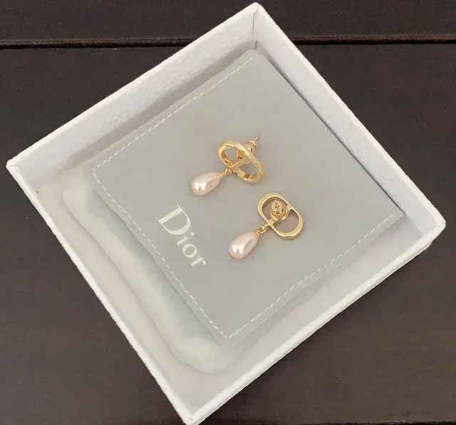 Dior CD Motif Pearl Drop Earrings 4