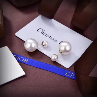 Dior Boucles d'oreilles Stud Perle Double