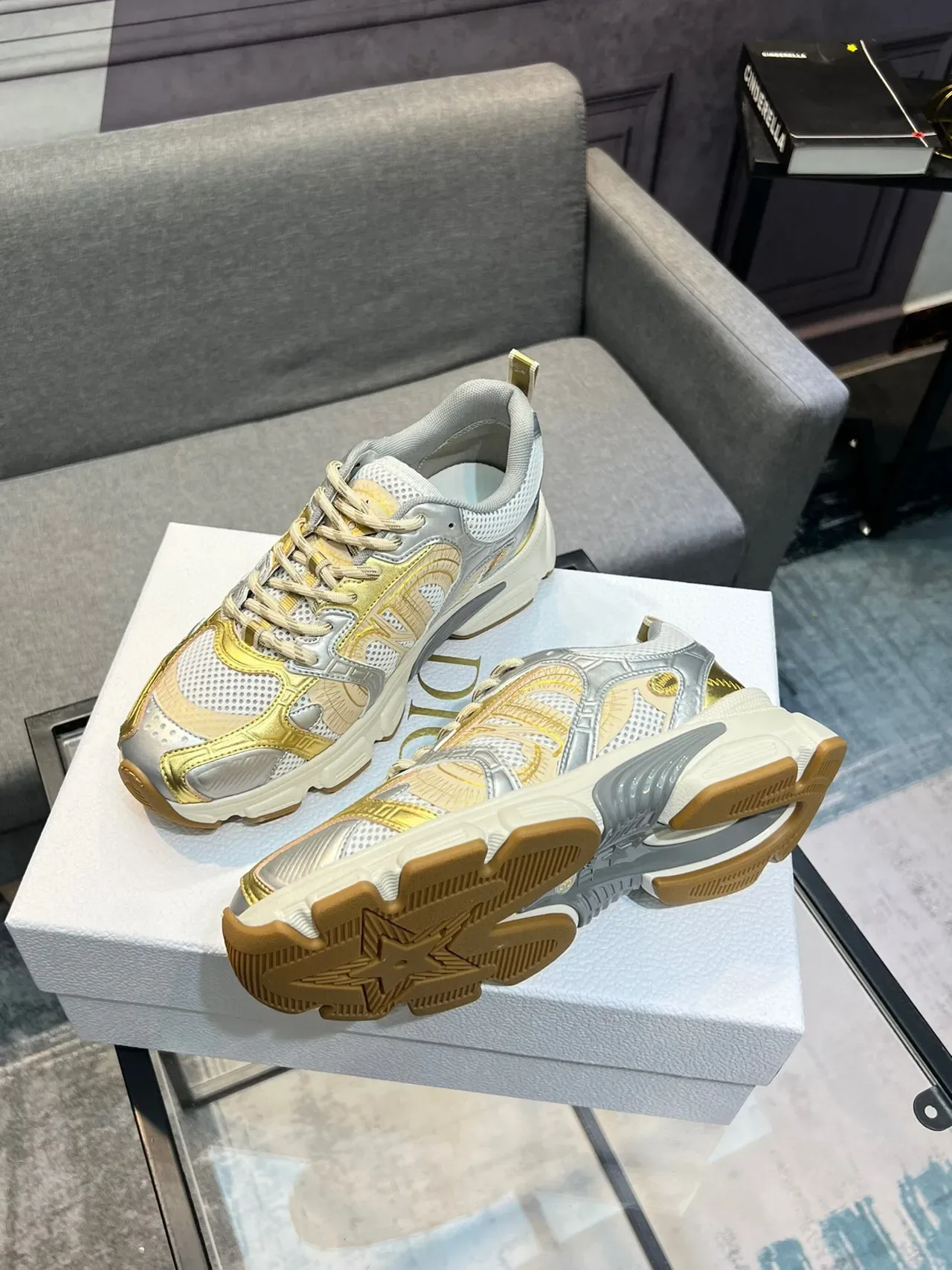 Dior Sneakers Chunky Semelle plateforme doré argent métallique et superpositions 3