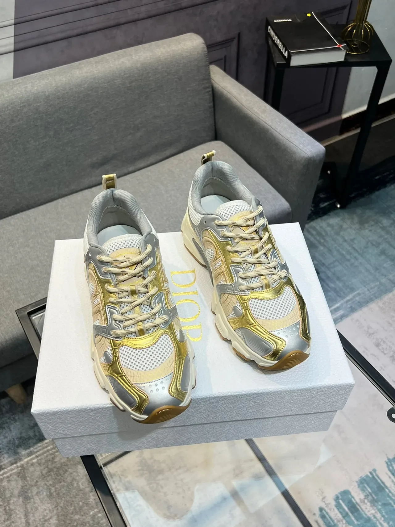 Dior Sneakers Chunky Semelle plateforme doré argent métallique et superpositions 4