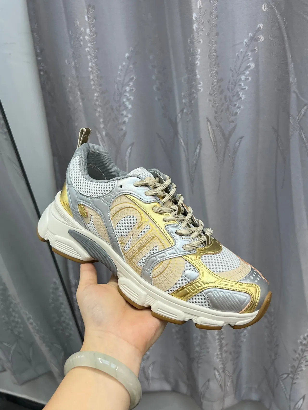 Dior Sneakers Chunky Semelle plateforme doré argent métallique et superpositions 5