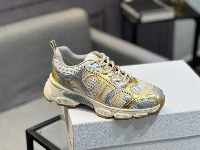 Dior Sneakers Chunky Semelle plateforme doré argent métallique et superpositions 9