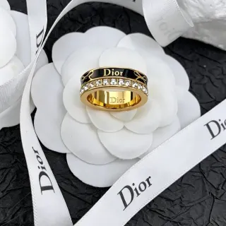 Dior গোল্ড-টোন ব্ল্যাক এনামেল এবং ক্রিস্টাল বাউ মোটিফ রিং