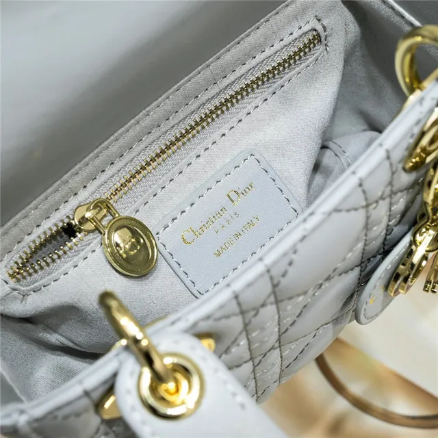 Dior Lady Dior حقيبة يد بيضاء مبطنة كاناج 20