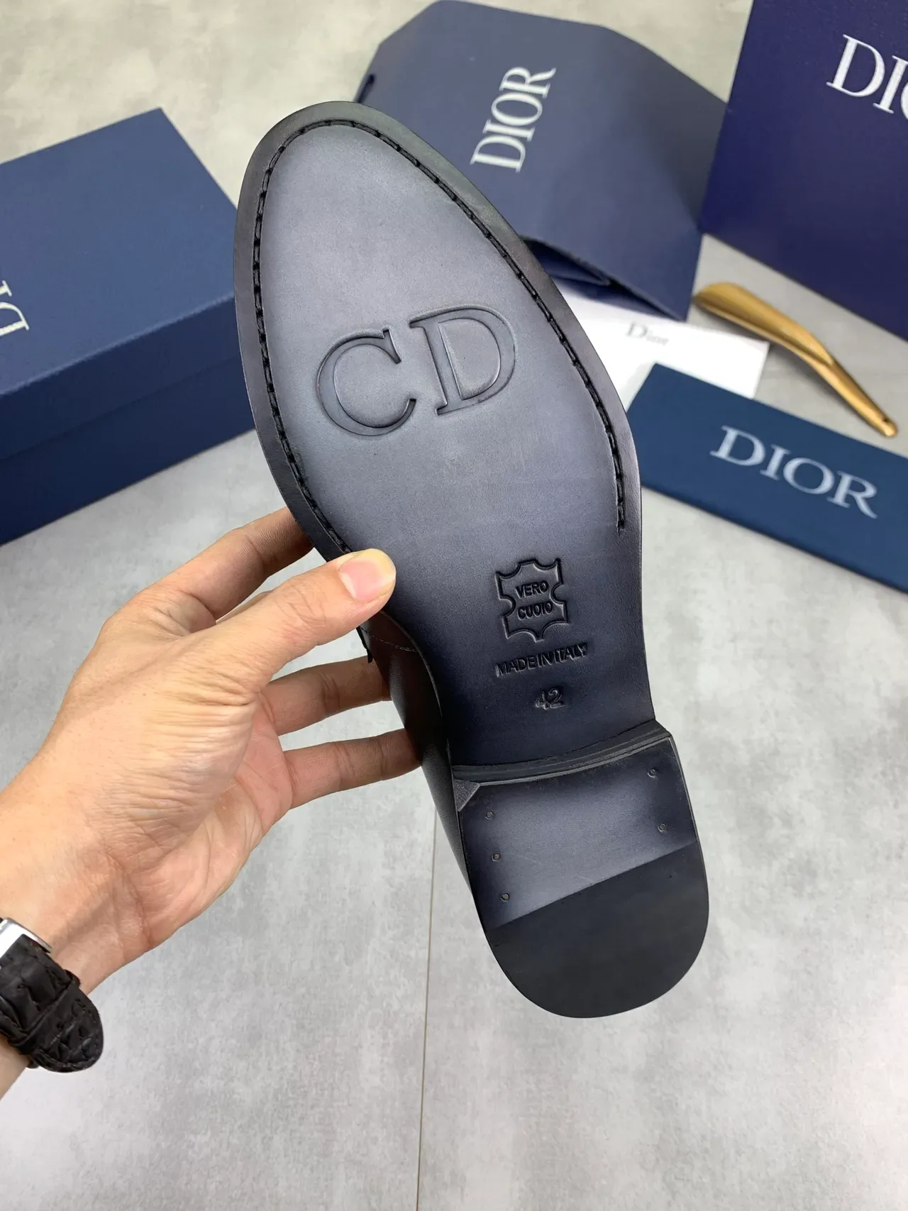 Dior লোফার কালো রূপা পলিশড চামড়া D বাকেল ধাতু স্ট্র্যাপ 3