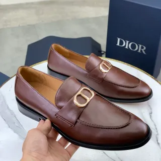 Dior Loafer بني ذهبي جلد ناعم إبزيم CD Loafer