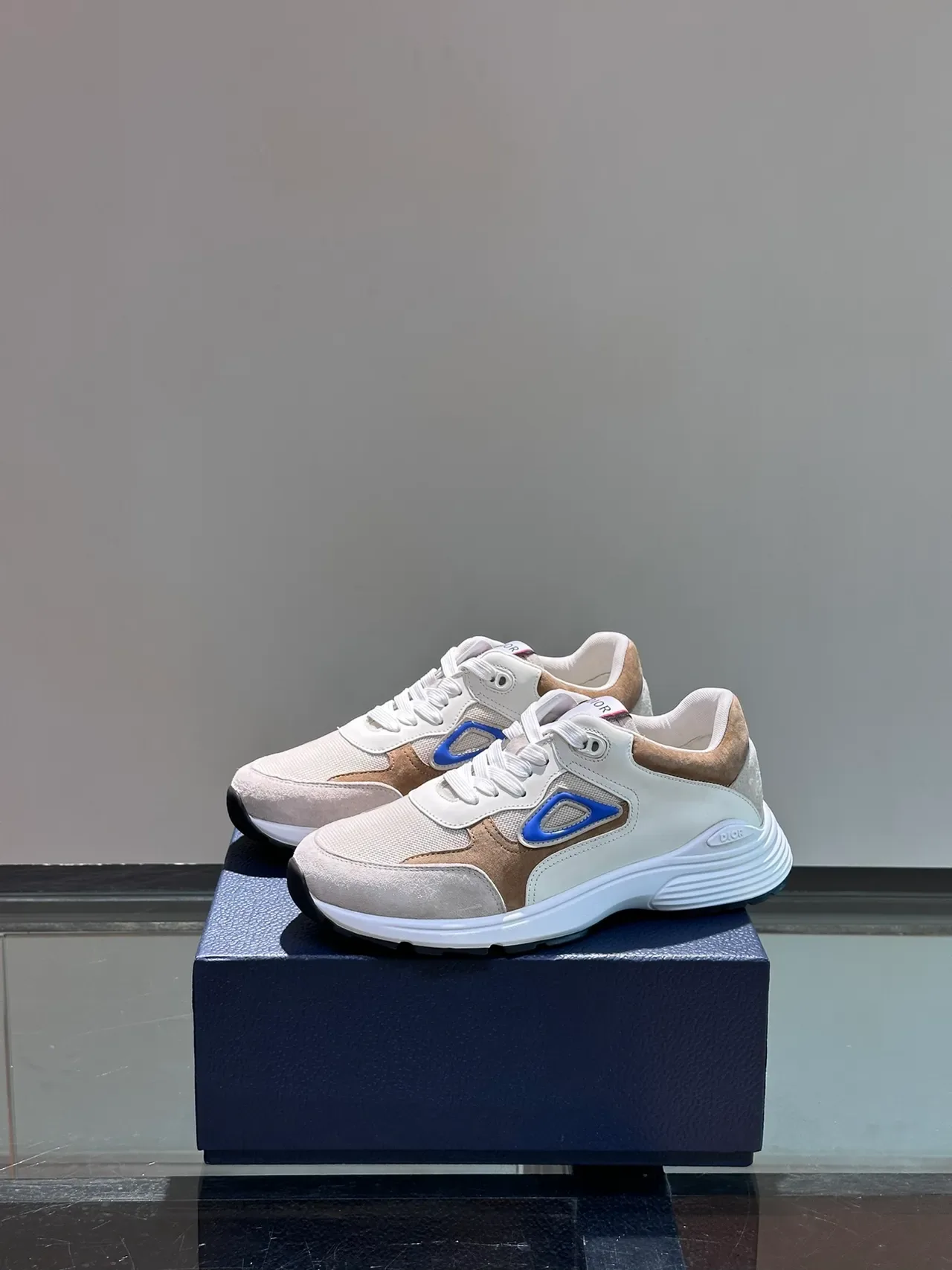 Dior White Beige Layered Mesh And Suede Upper Sculpted Midsole Lifestyle Sneakers 5