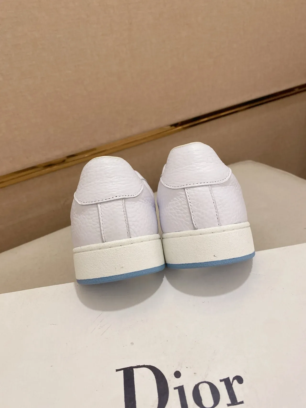 Dior Sneakers Lifestyle Branco e Cinza Low-Top com Painéis de Tecido Monogramados 3