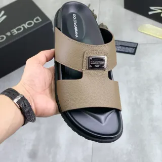 Dolce & Gabbana Portofino বেইজ ব্ল্যাক দুই স্ট্র্যাপ স্লাইড টেক্সচার্ড লেদার ক্যাজুয়াল স্যান্ডাল