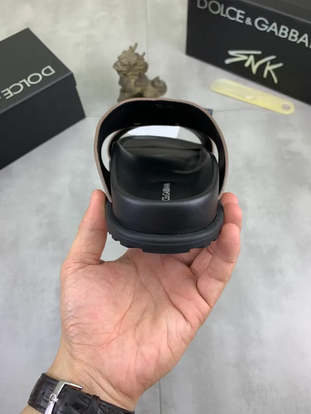 Dolce & Gabbana Portofino বেইজ ব্ল্যাক দুই স্ট্র্যাপ স্লাইড টেক্সচার্ড লেদার ক্যাজুয়াল স্যান্ডাল 3