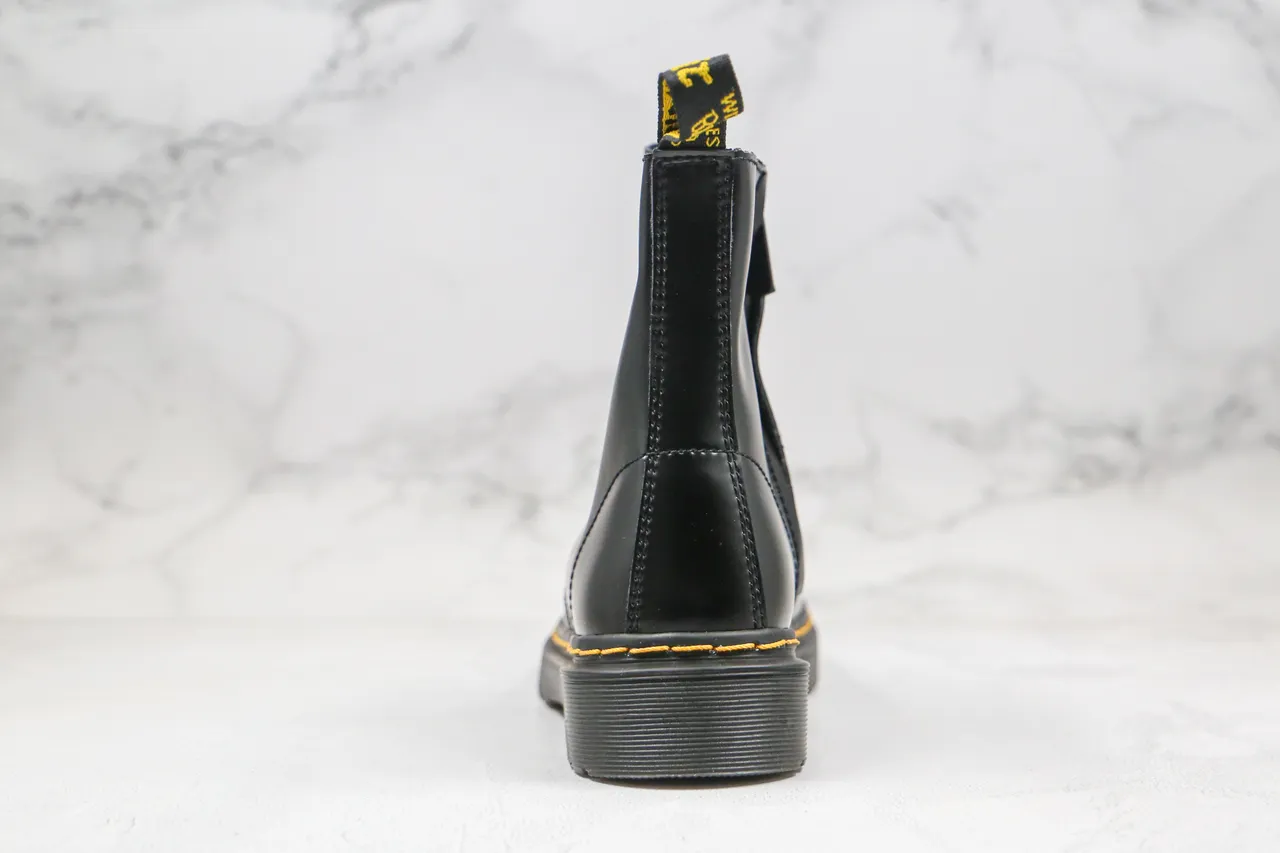 Dr. Martens 1460 काली चिकनी चमड़ी पीली सिलाई मार्टिन बूट 3