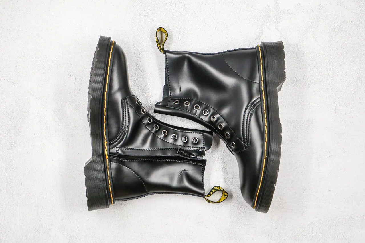Dr. Martens 1460 काली चिकनी चमड़ी पीली सिलाई मार्टिन बूट 7