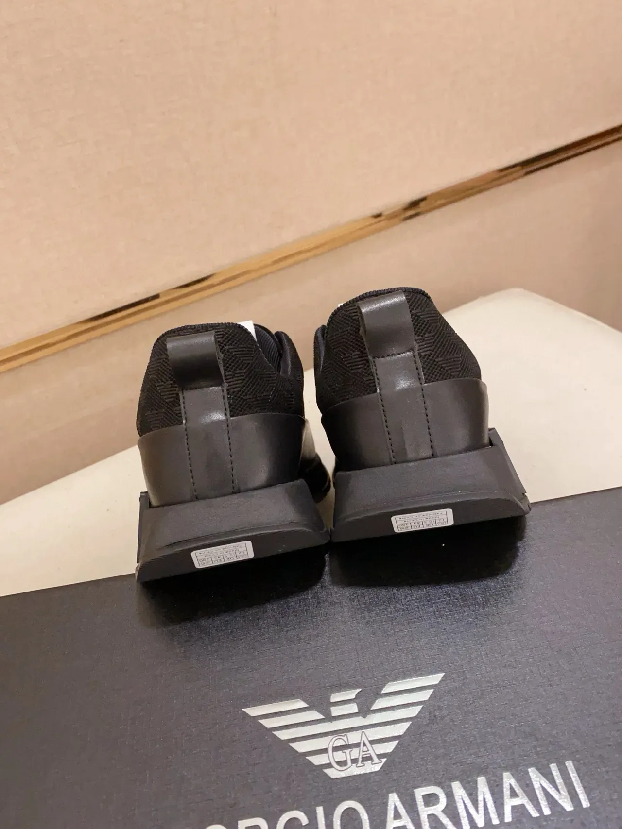 Emporio Armani Zapatillas lifestyle negras monocromáticas slip-on 9