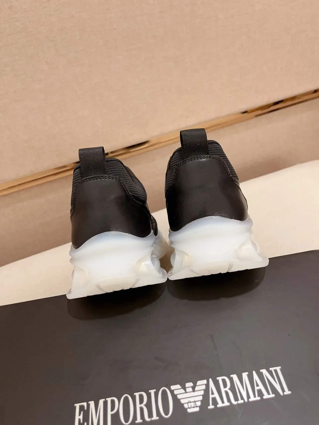 Emporio Armani EA7 黑色皮革网面生活运动鞋 8