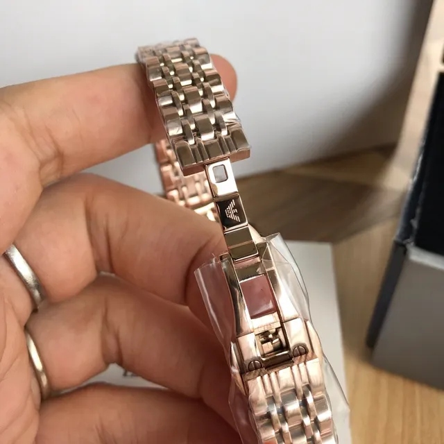 Emporio Armani गोल्ड व्हाइट गुलाब स्टेनलेस स्टील मातर ऑफ पर्ल डायल क्वार्ट्ज घड़ी 4