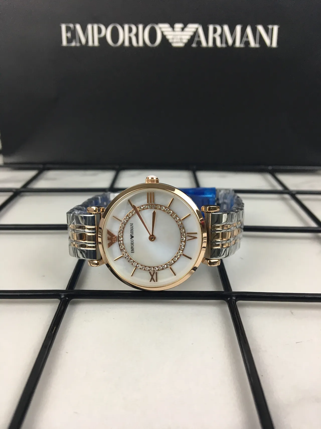 Emporio Armani गोल्ड व्हाइट गुलाब स्टेनलेस स्टील मातर ऑफ पर्ल डायल क्वार्ट्ज घड़ी 13