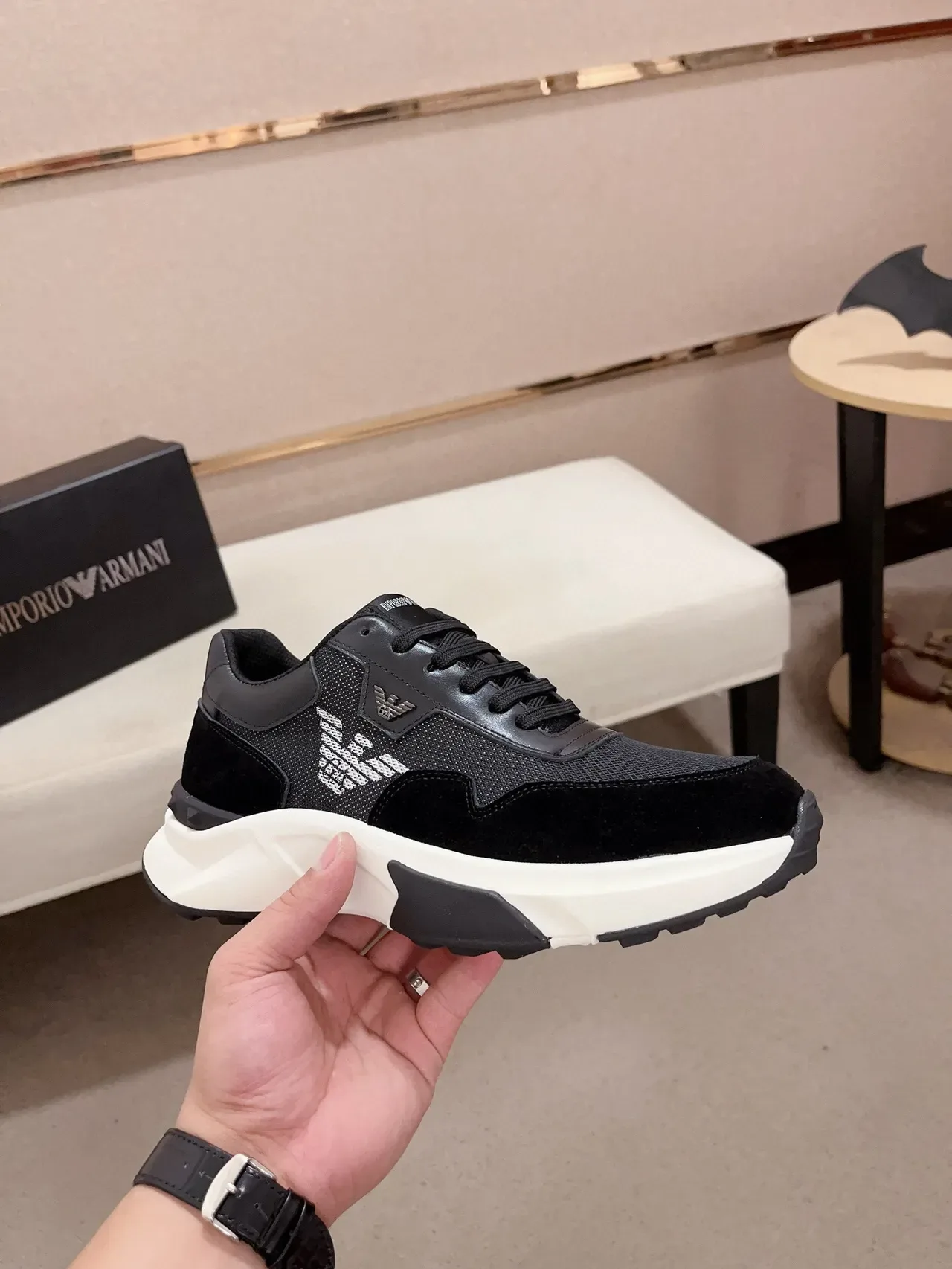 Emporio Armani Zapatilla Lifestyle Negro Blanco Material Mixto Superior Asimétrica Suela Chunky Zapatillas Lifestyle 4