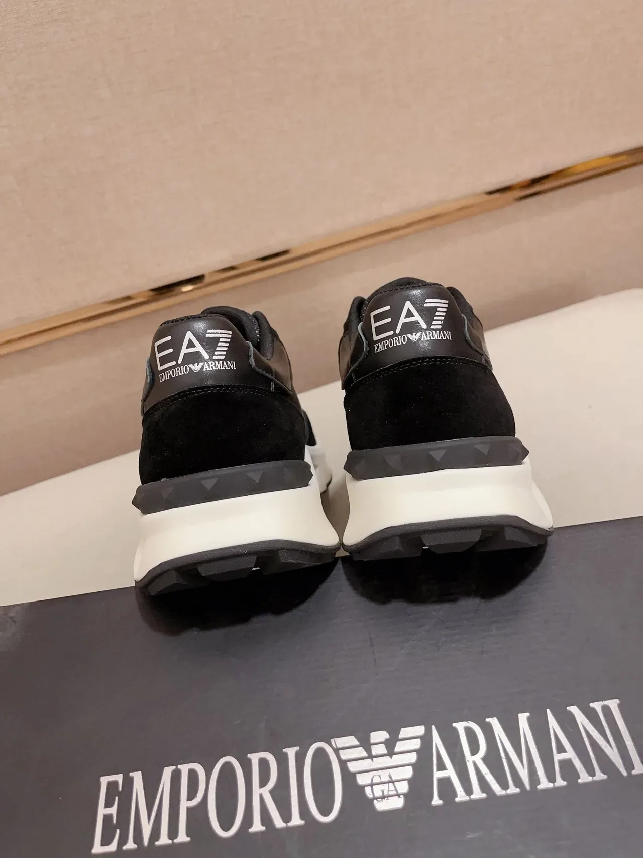 Emporio Armani Zapatilla Lifestyle Negro Blanco Material Mixto Superior Asimétrica Suela Chunky Zapatillas Lifestyle 8