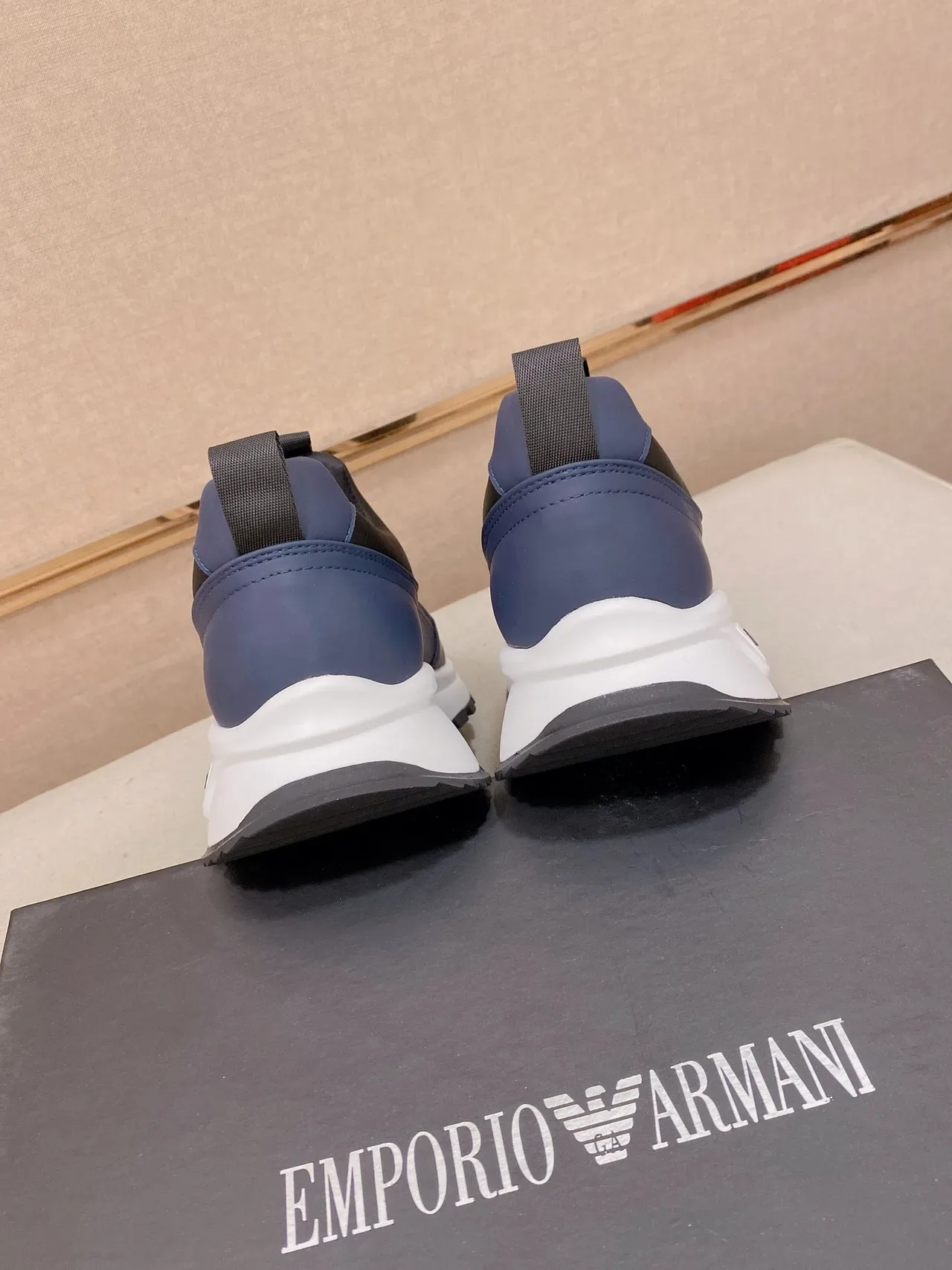 Emporio Armani Navy Black 网面和合成鞋面 套脚式运动鞋 2