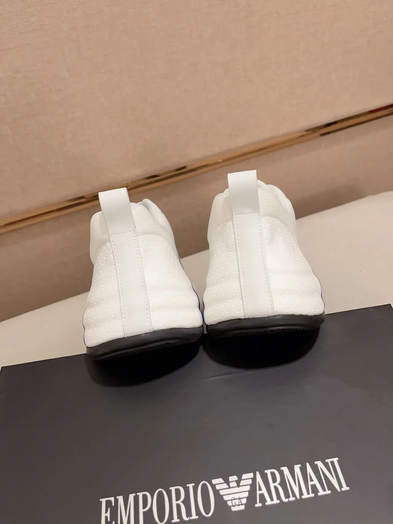 Emporio Armani Zapatillas Blancas Azules Malla Superior Bold A-Logo Rayas 8