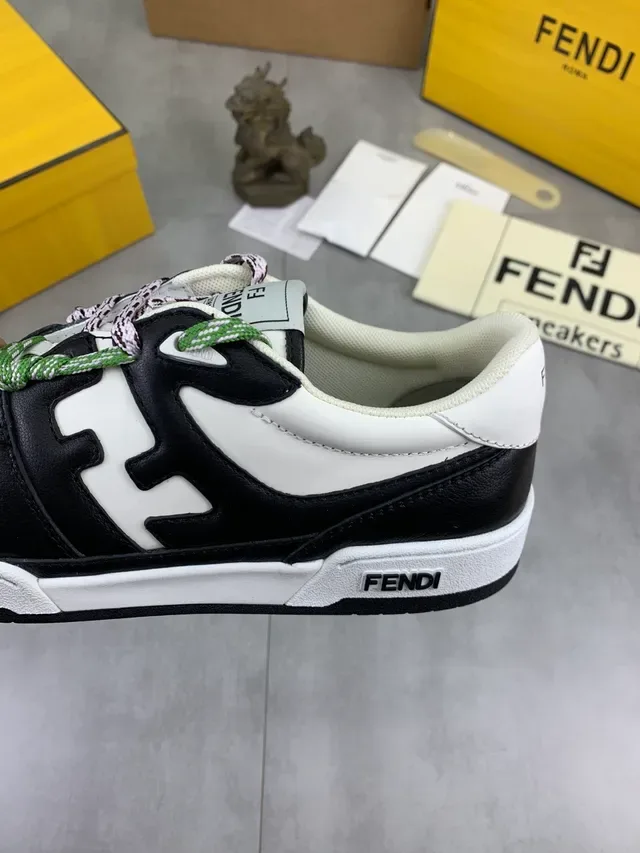 Fendi 黑白低帮皮革拼板生活方式运动鞋 4