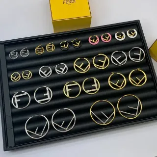 Fendi FF أقراط ذهبية فضية حلق ودرز مع لوجو وموتيف