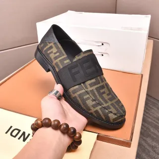 Fendi FF Loafer 棕色和黑色 Zucca Jacquard 一脚蹬乐福鞋